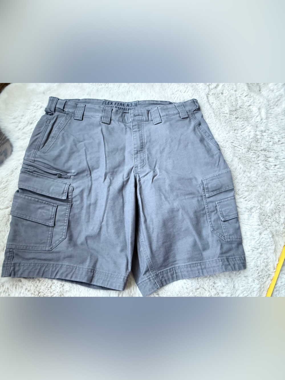 Flexfire sweat management Men’s Gray Cargo Shorts with Utility Pockets 40 waist